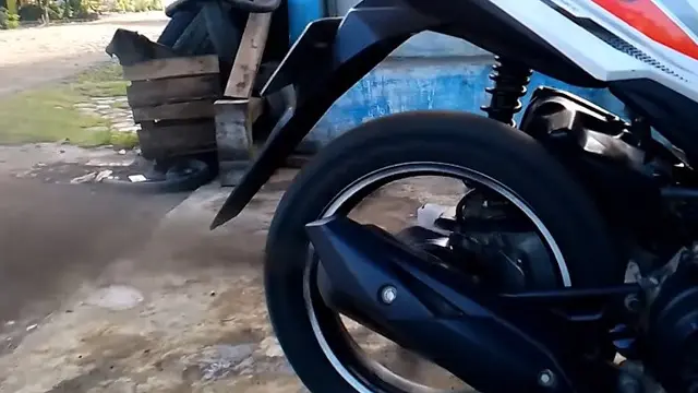 Knalpot Motor Injeksi Ngebul? Ini Penyebab dan Cara Mengatasinya
