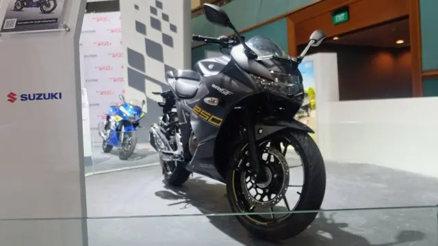077333100_1647502314-Suzuki_GIXXER_SF250