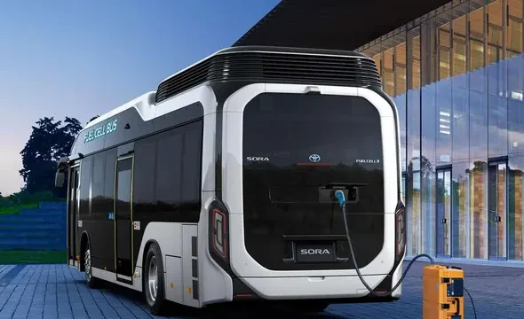 Isuzu dan Toyota Kolaborasi, Bus Hidrogen Siap Meluncur pada 2026